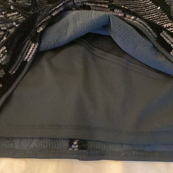 Forever 21 NWOT Women’s Dress in Black Velvet with Sequin Pattern. Size Small. - Picture 6 of 8